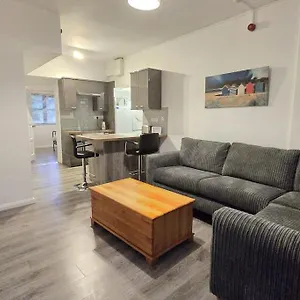 Trendy Westend - One Bed Apartment